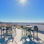 Sky Tower By Lovely Rentals